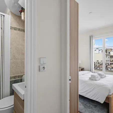 Mobility Lease Modern 1 Bedroom Parisian Charm Apartment *