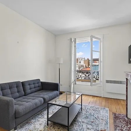 Mobility Lease Modern 1 Bedroom Parisian Charm *