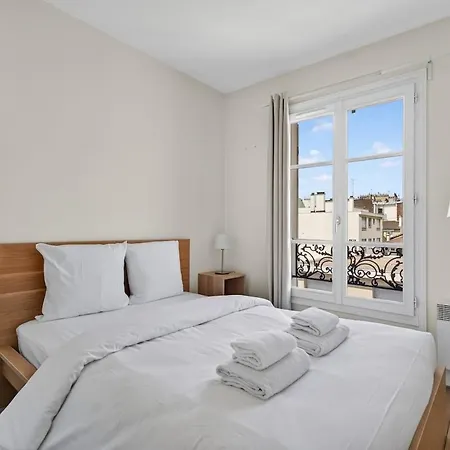 Mobility Lease Modern 1 Bedroom Parisian Charm