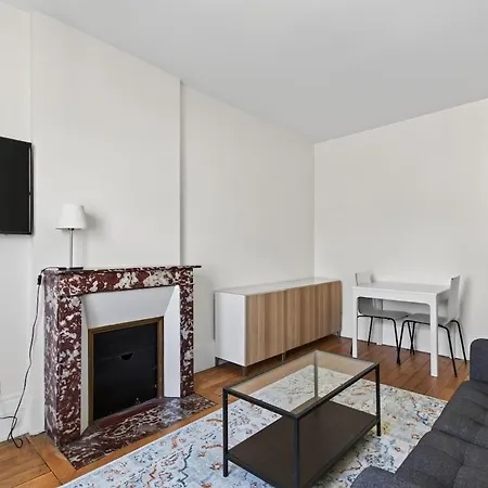 Apartment Mobility Lease Modern 1 Bedroom Parisian Charm