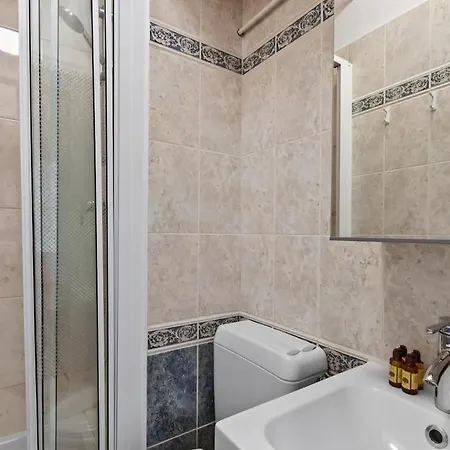 Mobility Lease Modern 1 Bedroom Parisian Charm